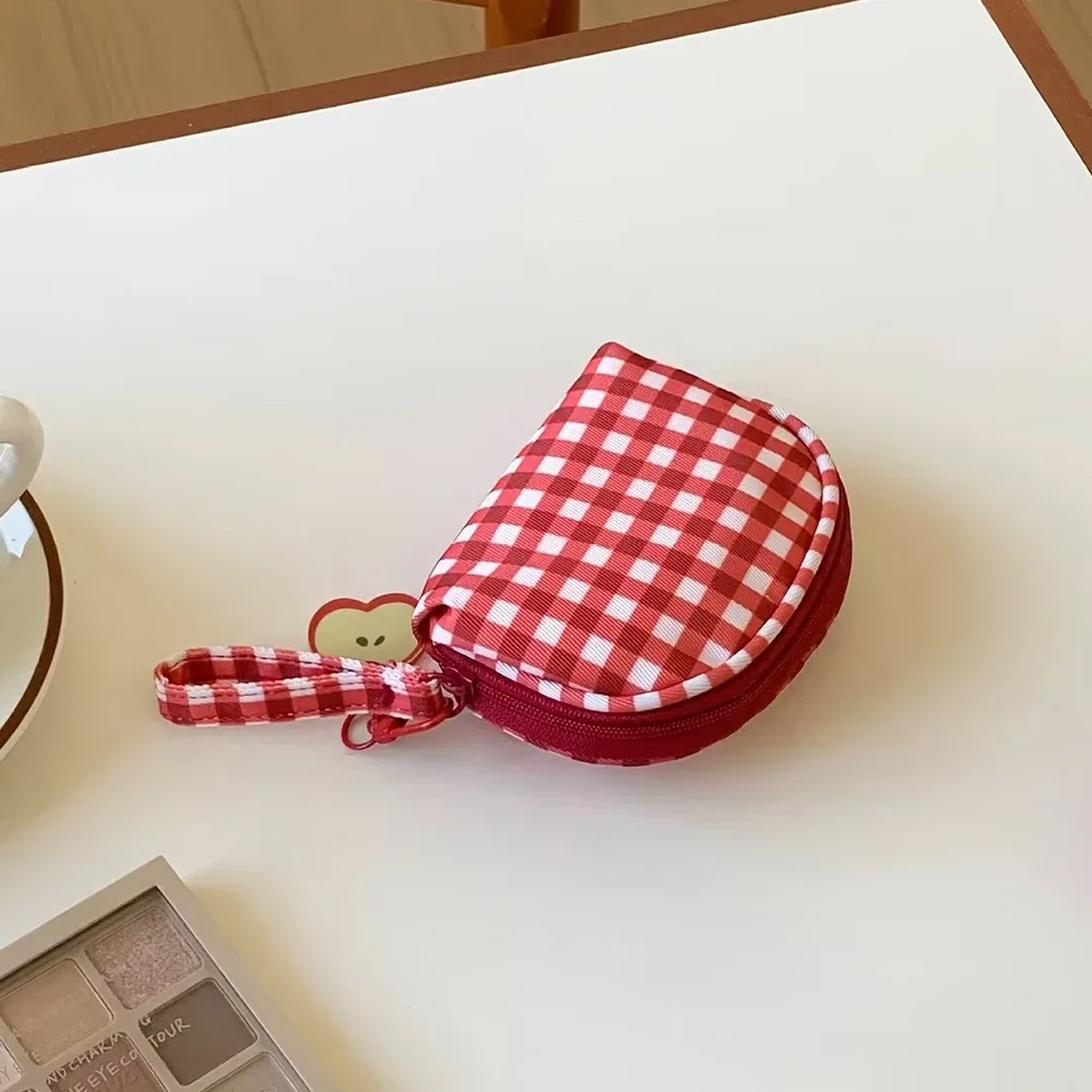 mini trousse de toilette rétro à carreaux rouges, légère et portable avec sangle de poignet et poignée, grande capacité avec fermeture à glissière, adaptée pour la salle de sport et l'usage quotidien
