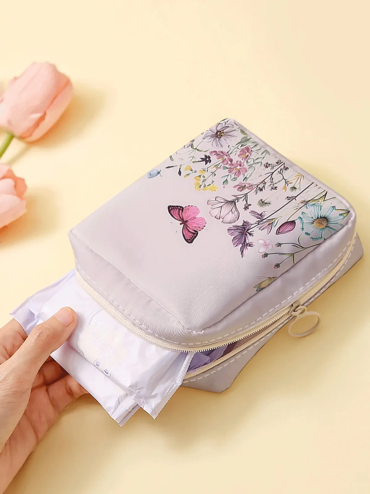 sac de rangement pour serviettes hygiéniques imprimé papillon rose, mini pochette de maquillage portable, adaptée aux voyages quotidiens et aux courses, 1 pièce