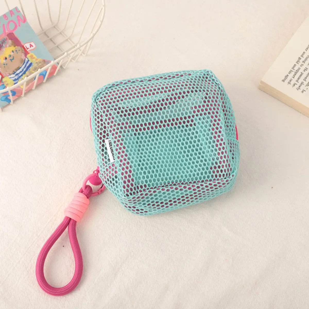 sac de rangement cosmétique carré portable avec fermeture éclair, sac de rangement polyvalent pour articles divers, sac cosmétique en maille légère et élégante