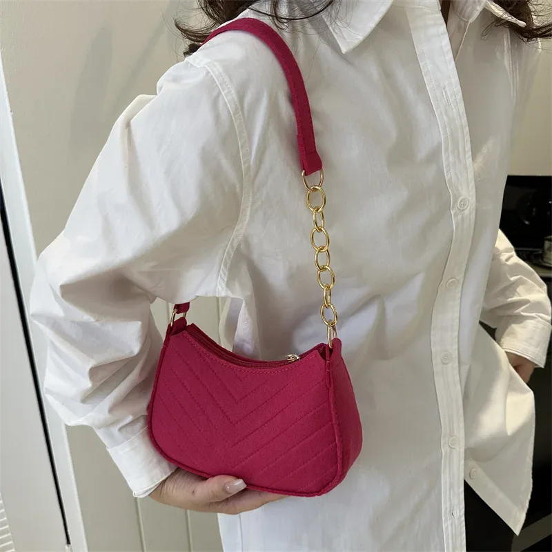 mini sacs à bandoulière pour femmes, sac en feutre à la mode, design avancé sous les bras, beaux sacs à main croissant, sacoche de selle 2025