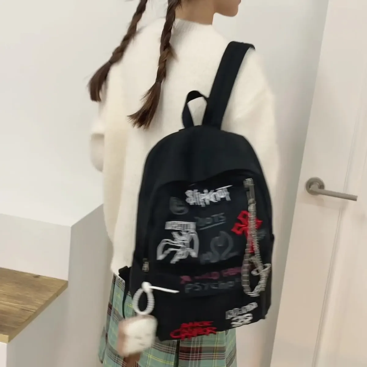 sac à dos gothique rock pour hommes et femmes, sac à dos décontracté en toile de grande capacité avec accents en métal et patchwork pour un usage quotidien