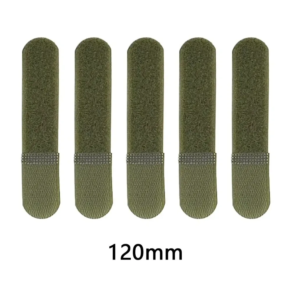 organisateur léger plastique vert olive rugueux rectangulaire grande centrale partie tissu différente fixation cordons attachement câbles organisation sac dos aventurier