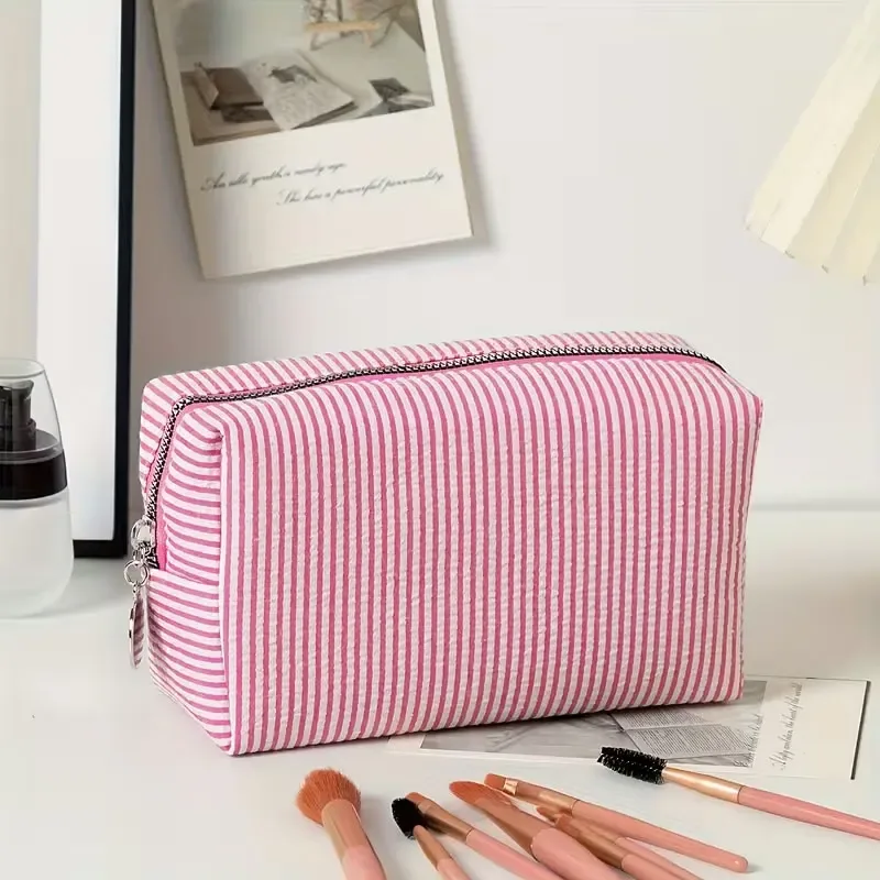 【nom personnalisé】trousse de toilette de voyage rayée, trousse à maquillage zippée - broderie de nom personnalisée, sac de rangement cosmétique portable en polyester, adapté pour les voyages, l'école, le dortoir ou la maison, un indispensable pour le dortoir |     design amusant |     fermeture éclair durable, trousse de toilette de voyage