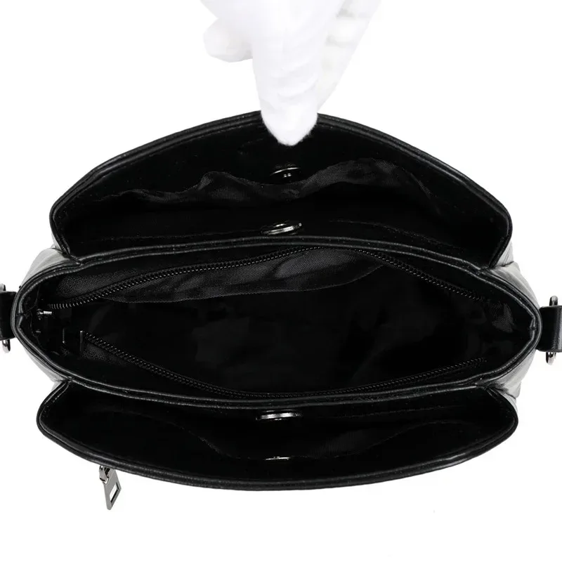 sac à bandoulière en cuir synthétique à trois couches à la mode avec doublure en polyester, sac à bandoulière simple carré élégant pour femmes