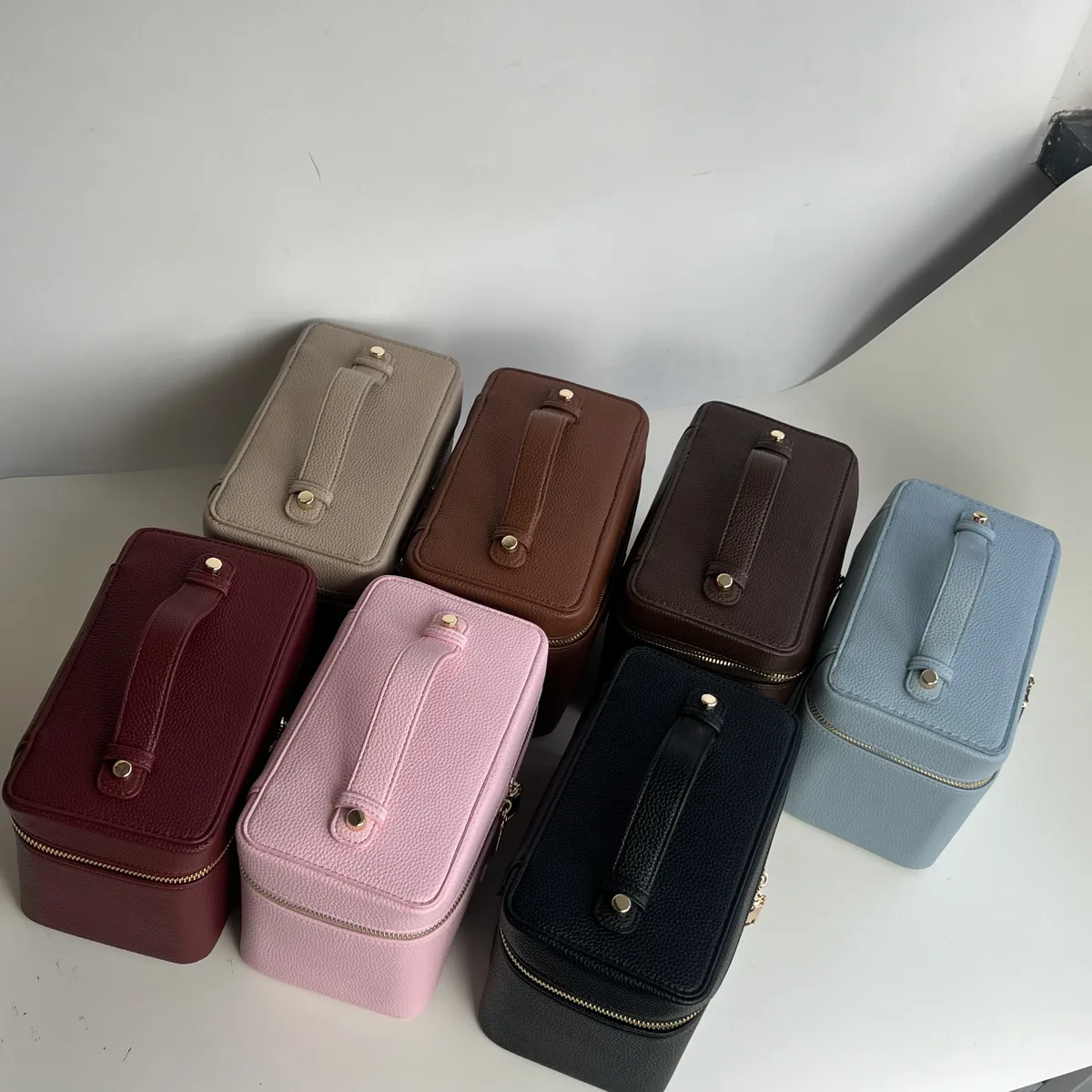trousse de toilette de voyage personnalisable en cuir grainé pour femme, organisateur de maquillage portable suspendable, trousse de toilette cosmétique pour femme