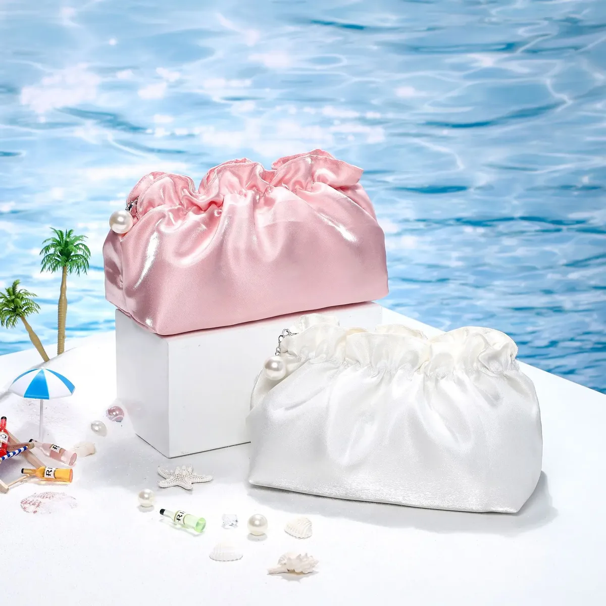 sac de maquillage soyeux de haute qualité, sac de voyage portable en nuage plissé haut de gamme pour femmes, sac de lavage et de rangement de cosmétiques 2025