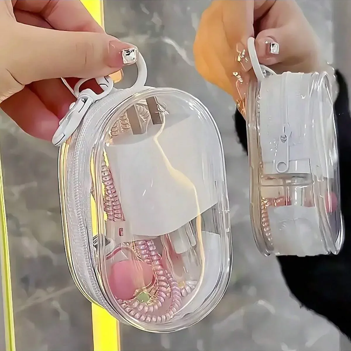 sac de rangement portable transparent noir et blanc avec fermeture éclair + un crochet, peut être transporté avec vous, accroché à votre sac, adapté pour écouteurs, étuis de chargement, porte-clés, bagues, sac d'accessoires de voyage transparent