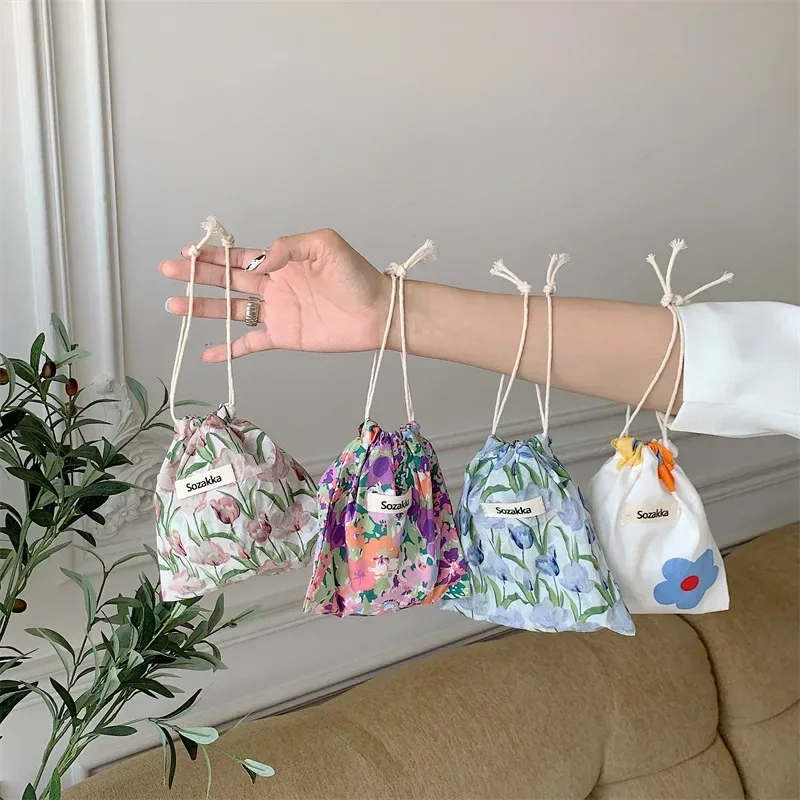 sacs à main de maquillage mignons pour femmes, sac de rangement pour cosmétiques de voyage, porte-monnaie pour rouge à lèvres et grill floral, portefeuille kawaii, petite pochette en poudre