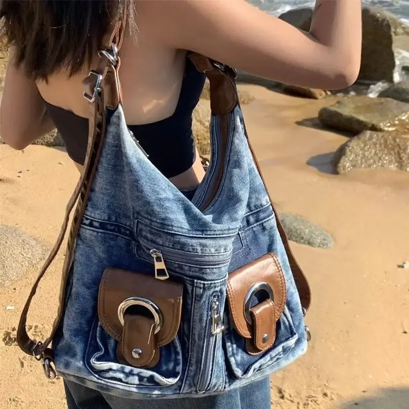 Un sac à dos polyvalent pour femmes, grand sac de niche, aspect haut de gamme, grande capacité, sac à dos en denim le plus vendu