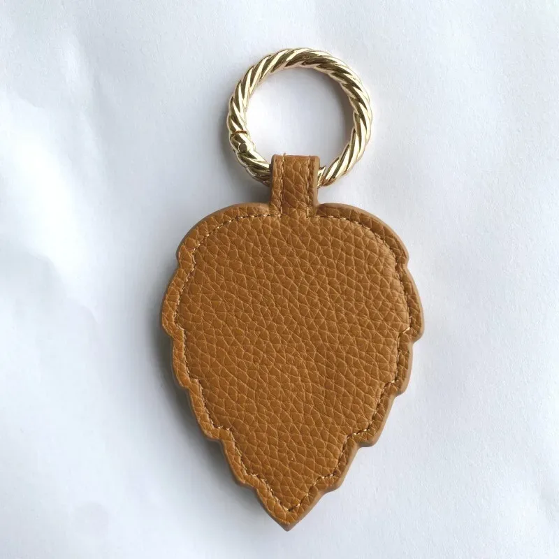 pince à chapeau en cuir pu pour femme, artefact magnétique portable, crochet de sac à dos, rangement d'accessoires pendentif, nom personnalisé, mode