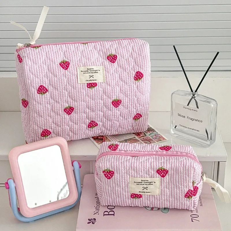 sac à cosmétiques matelassé rose fraise pour femmes, organisateur de voyage portable, pochette de rangement de maquillage de toilette, sac à main pour dames, sac à fermeture éclair