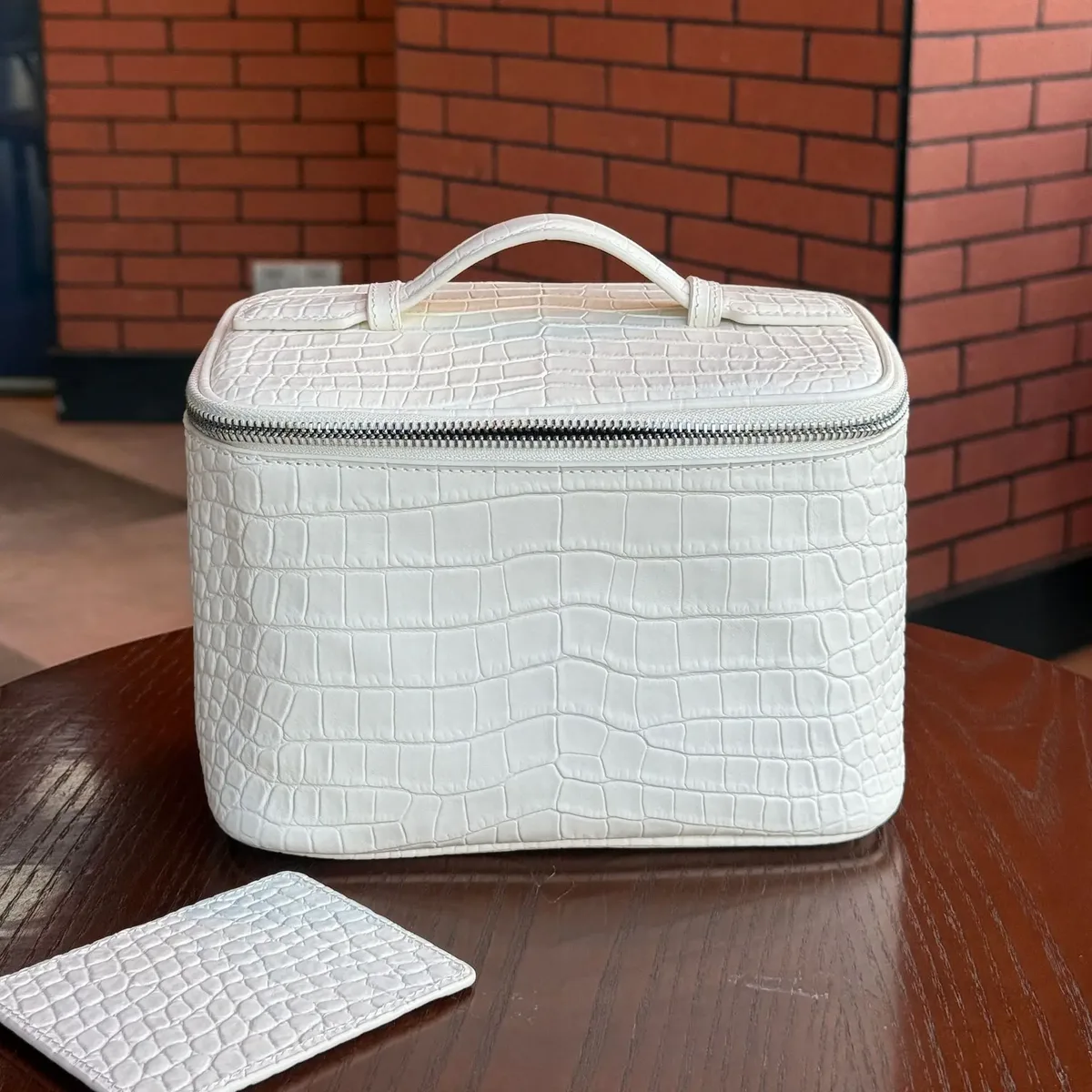 sac à cosmétiques en cuir pour femmes, organiseur de toilette de voyage, cuir véritable de haute qualité, trousse de maquillage de luxe, pratique, grande capacité