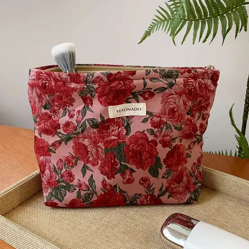 sac à cosmétiques pour femmes, étui vintage en tissu jacquard floral rouge foncé, pochette de rangement de maquillage avec fermeture éclair, petit grand sac pour brosses de toilette