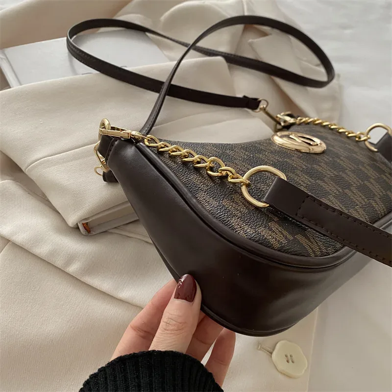 vintage style handbag crossbody bag, gold letter 'm' design pu leather shoulder messenger bag, synthetic leather tote bag, purse