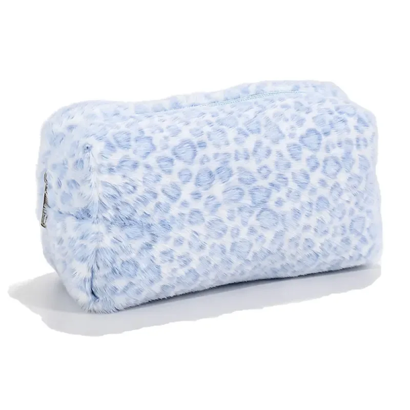 trousse toilette plush imprimé léopard rose beige motif léopard bleu clair voyage cosmétiques maquillage sac peluche