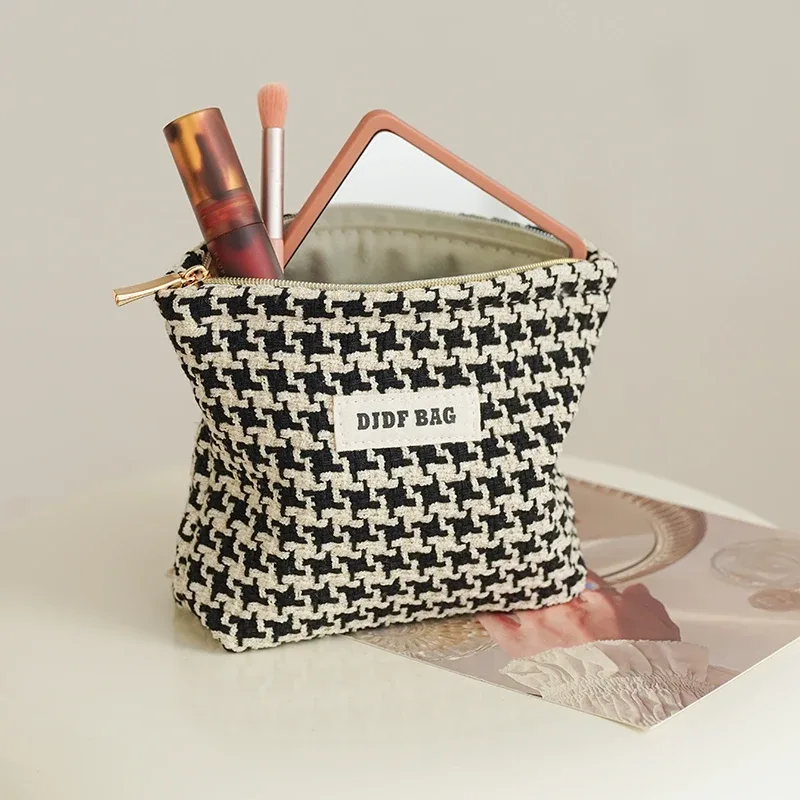 sac à cosmétiques en peluche jaune pour femmes, trousse de toilette de voyage portable, sac de rangement de changement de cosmétiques de grande capacité, pochette de banlieue ins