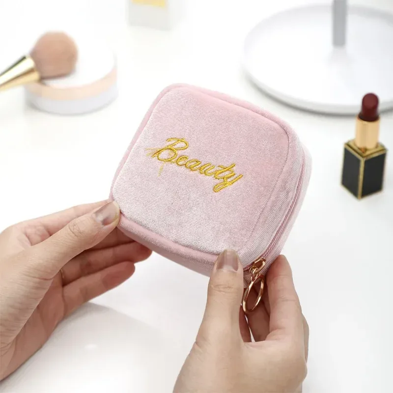 sac cosmétique lettre brodée pour femme, petit étui de rangement, trousse de toilette, trousse de maquillage, rouge à lèvres, écouteurs, serviette hygiénique, nouveau