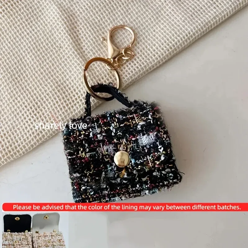 porte clés sac mini tweed bleu rose noir poignée métallique dorée monnaie écouteurs accessoire voyage compact