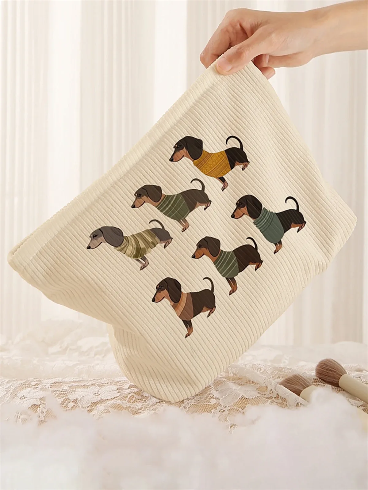 trousse de maquillage en velours côtelé imprimée à motif de chien de dessin animé, boîte de rangement de maquillage légère à fermeture éclair, sac multifonctionnel avec doublure 1 pièce