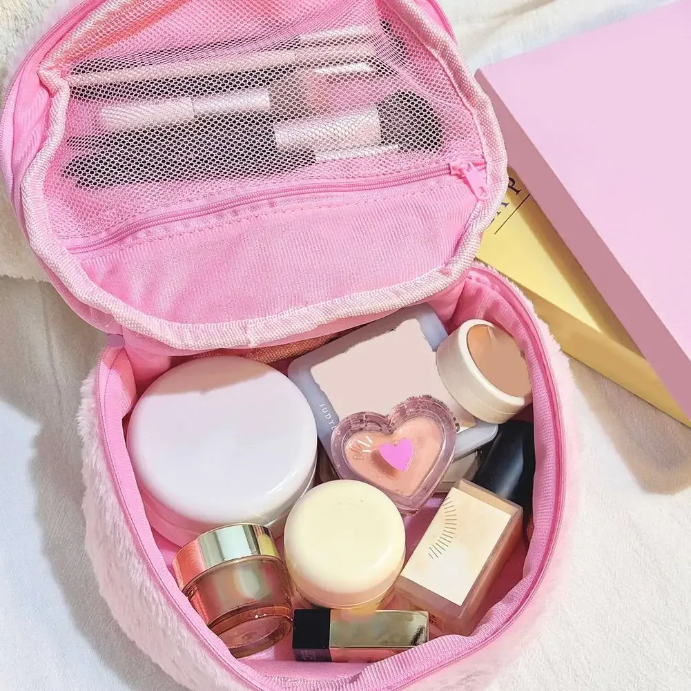 trousse de toilette en peluche fraise pour femme, grande capacité, mignonne, pour maquillage et voyage, pochette organisateur de soins de la peau portable, douce