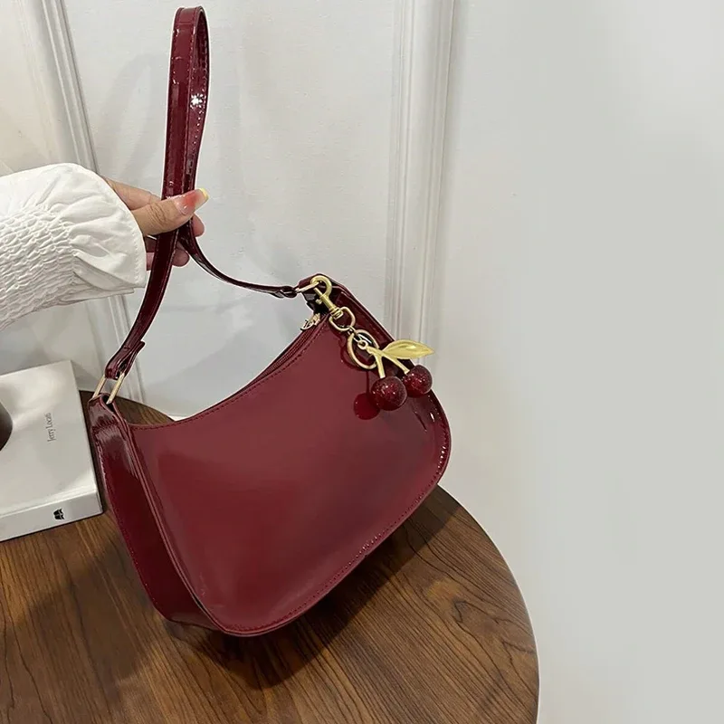 sac à bandoulière rétro vintage pour femmes, en cuir pu, sous les bras, sac à main décontracté avec pendentif cerise