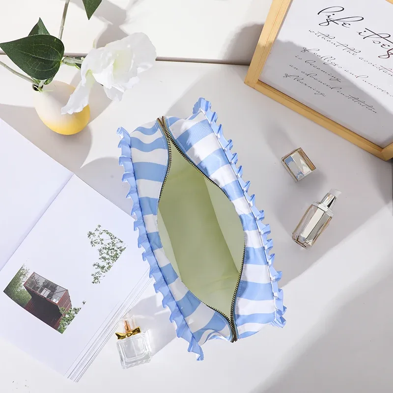 sac à cosmétiques à volants, pochette de voyage en nylon pour maquillage pour femmes et filles, grand organisateur de toilette multifonction, rangement à fermeture éclair étanche