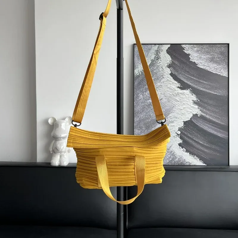 sac carré plissé miyake tendance décontracté grande capacité, nouveau sac de sport 2026, pochette de rangement loisirs, sac bandoulière portable réglable