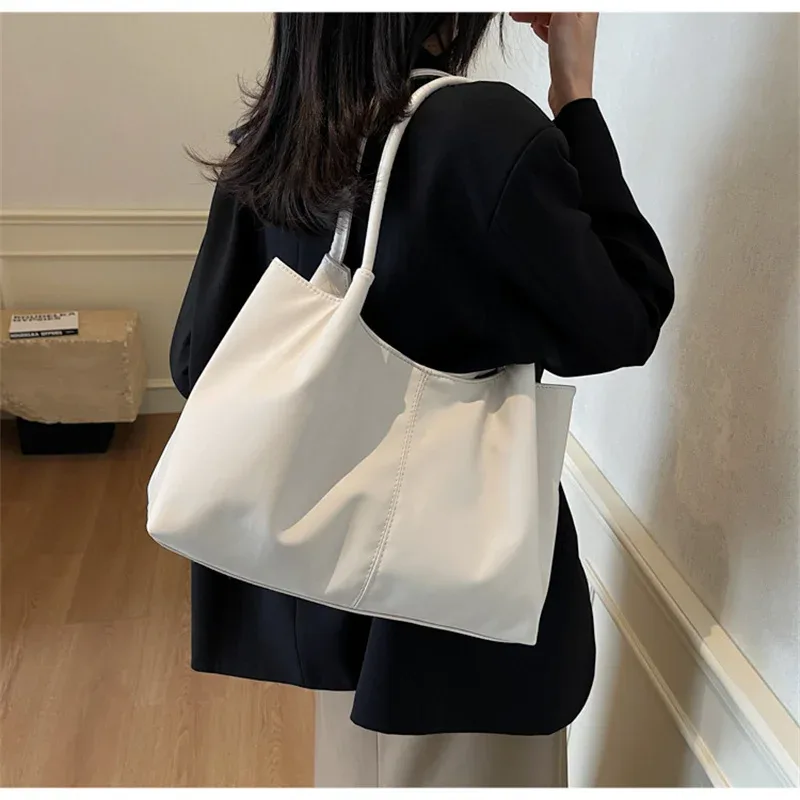 sac à main pour femme tendance, grande capacité, sac fourre-tout pour les trajets quotidiens, sac à bandoulière pour femme, sac à main en cuir pu souple noir, shopping