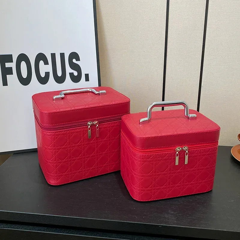 nouvelle trousse de maquillage grande capacité 2026 en couleur unie avec broderie, boîte de rangement cosmétique pour demoiselles d'honneur et usage domestique en matière pu
