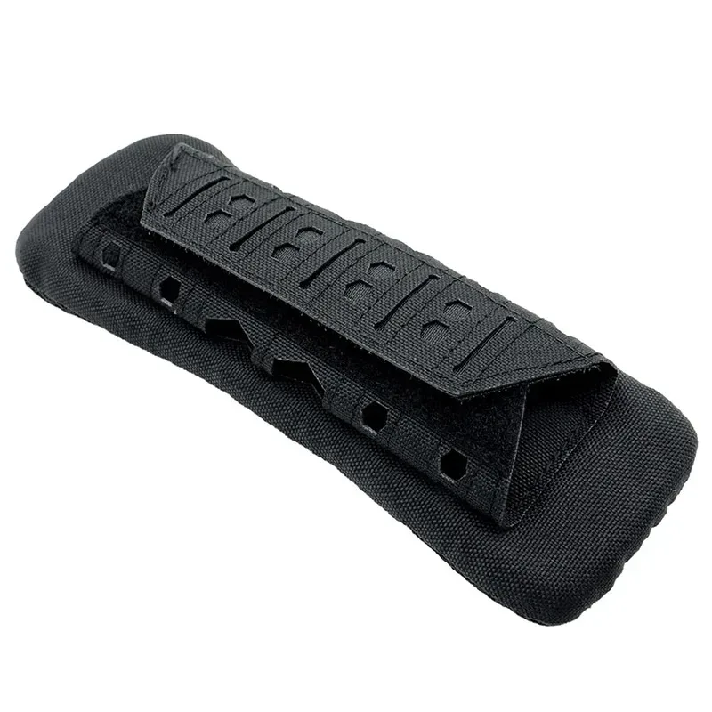 sac dos nylon vert militaire bande noire motif carrés protection épaules usage militaire sportif