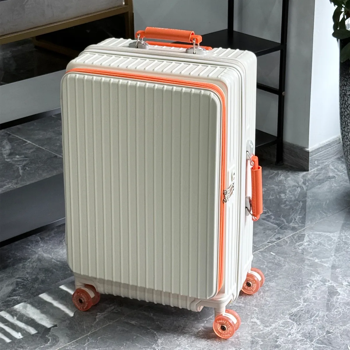 valise bagage rigide abs blanc vert roulettes toupie poignée télescopique couche extensible serrure douanière usage voyage longue distance vacances mer