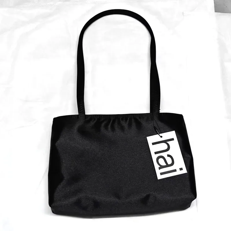 sacs à bandoulière de luxe en soie pour femmes, sac carré sous les bras, sac de banlieue de marque célèbre, fourre-tout macaron de couleur contrastée