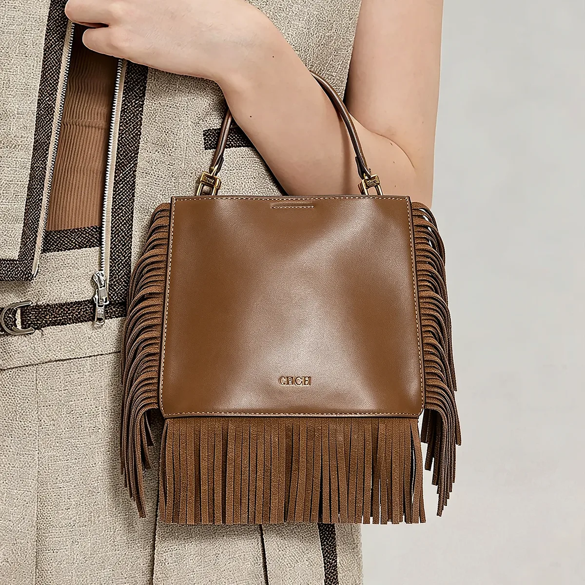 sac à main chch pour femme, nouvelle collection été 2026, sac rétro à pompons, sac de téléphone couleur chocolat 19*0.45*18cm