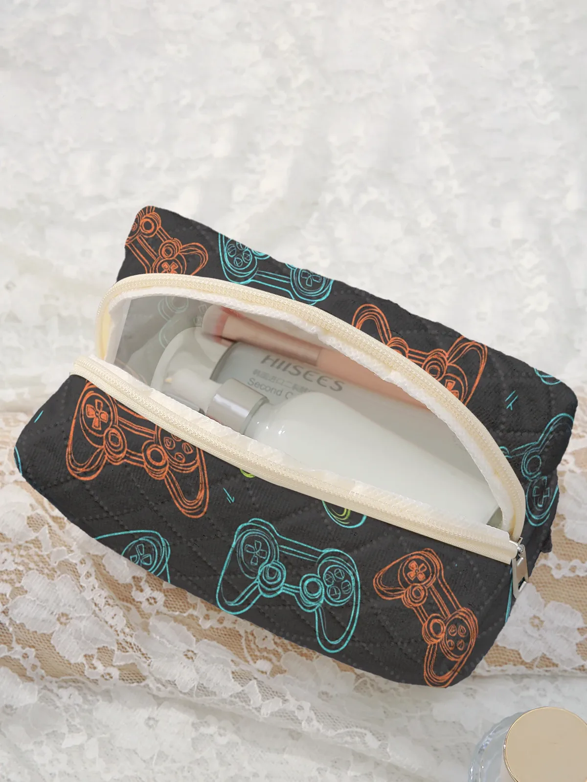 grande trousse de toilette matelassée avec imprimé manette de jeu néon, pochette de maquillage zippée pour garçons gamers, sac de rangement quotidien pour voyage