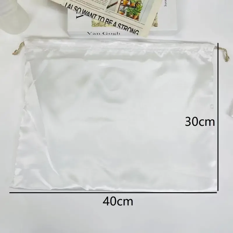 housse anti poussière tissu soie luxe forme ovale ouverte cordelette taille petite grande protection sac main