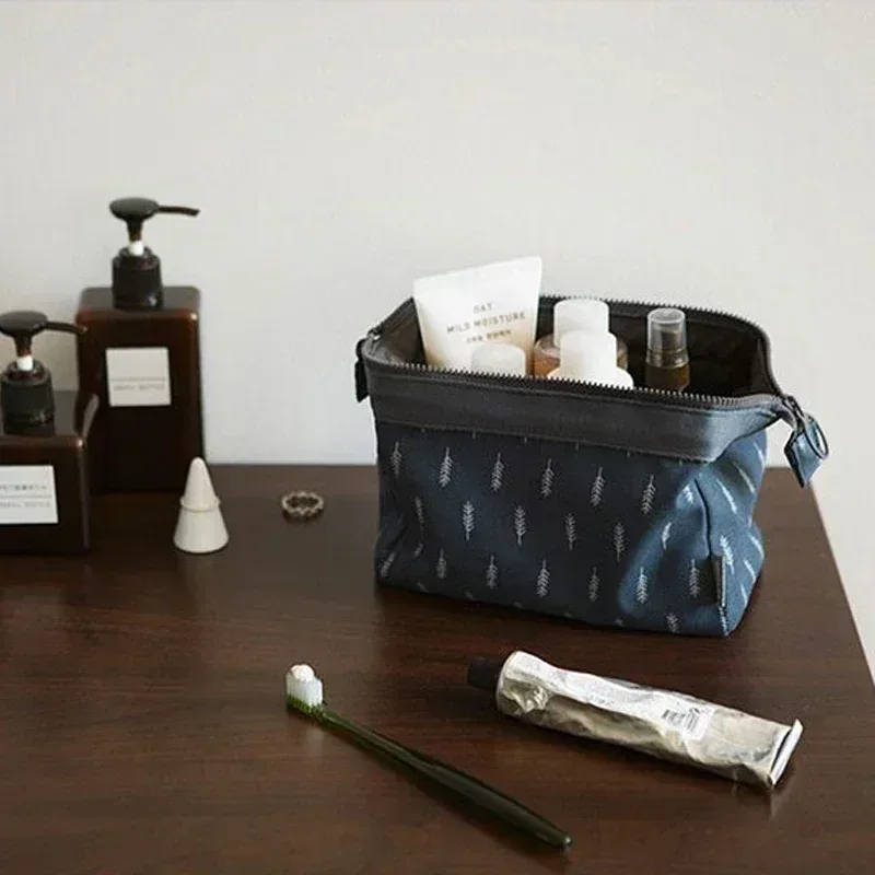 nouvelle mode sac cosmétique femmes étanche flamant sacs de maquillage organisateur de voyage kits de toilette sacs de maquillage portables esthéticienne