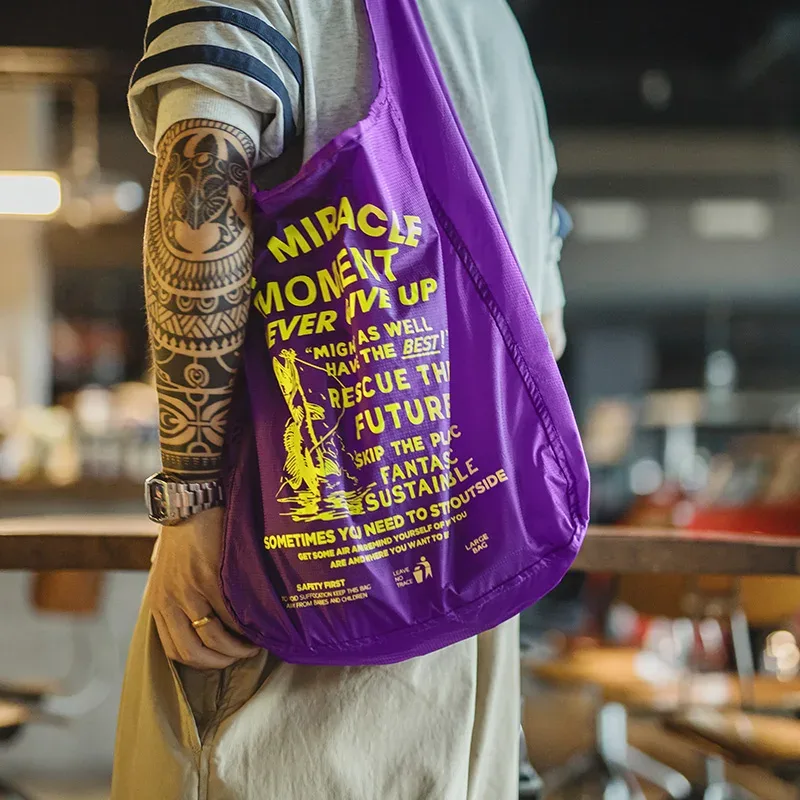 Maden Outdoor Sacs de shopping ultra-légers Sac de voyage pliable de grande capacité Sac à main fourre-tout de shopping avec lettres imprimées pour les déplacements