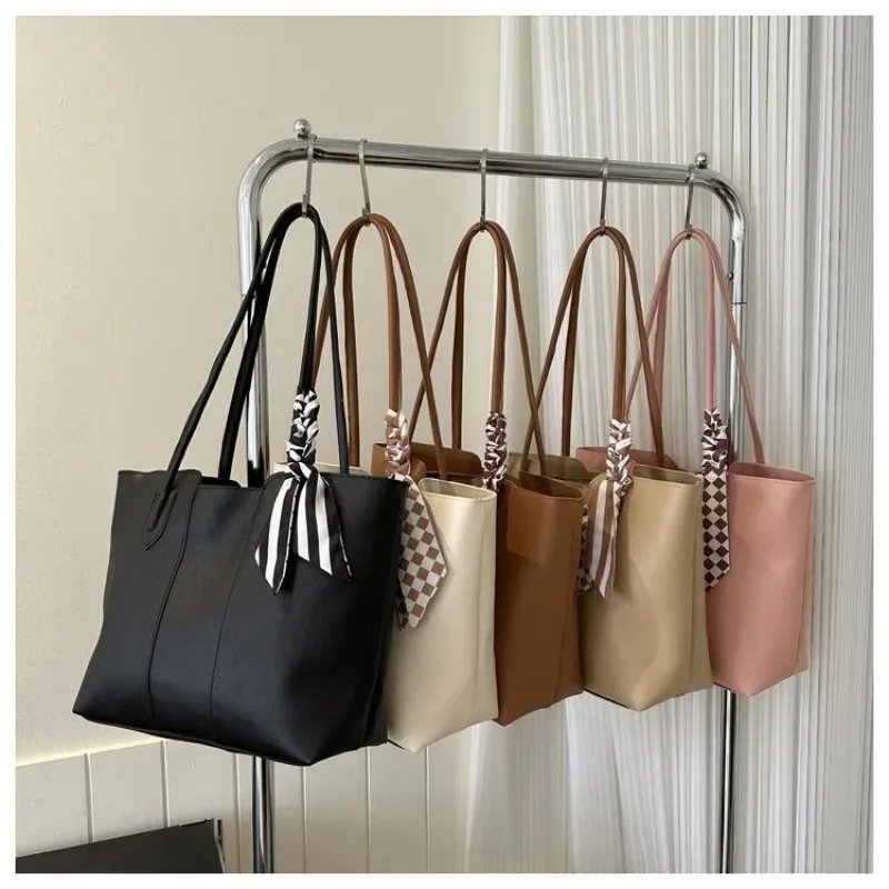 sac fourre-tout grande capacité de style coréen pour femme, sac à bandoulière simple pour trajets quotidiens, texture de niche, printemps/été 2026