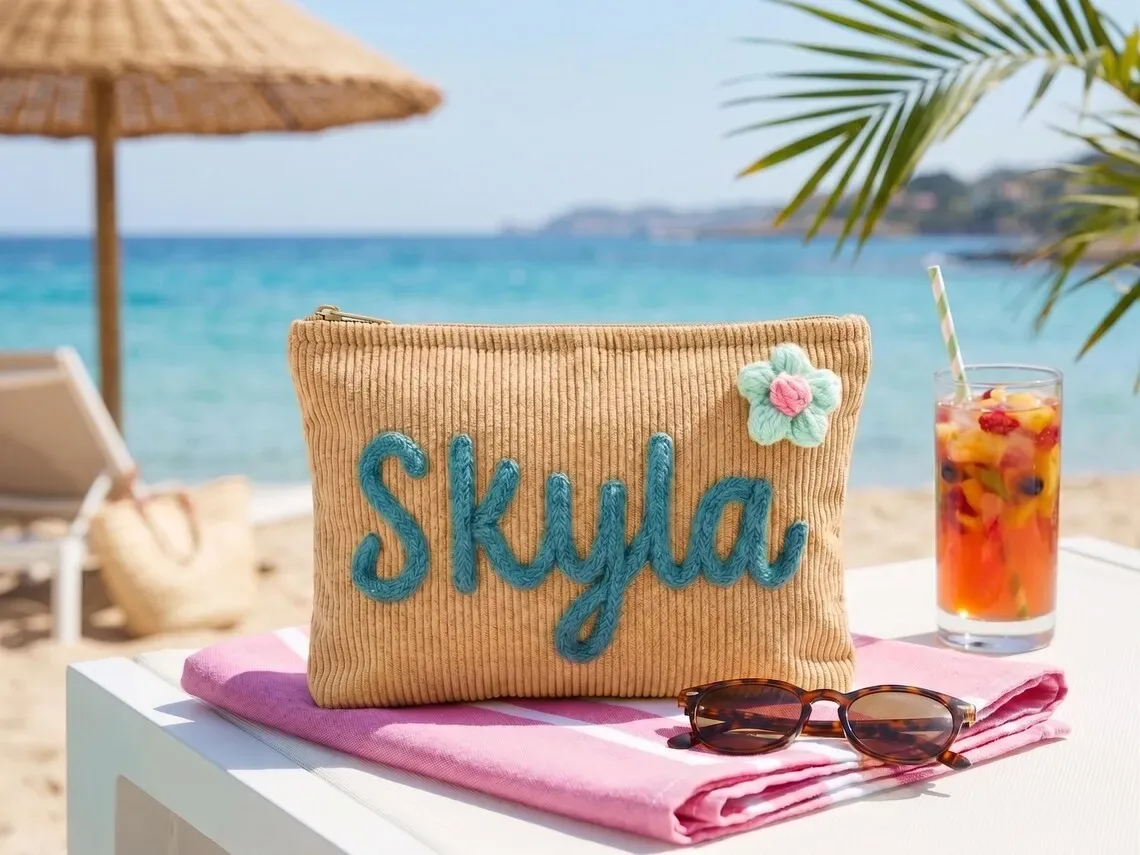 trousse de maquillage personnalisée en velours côtelé, cadeau pour demoiselle d'honneur, pochette de voyage pour les vacances, trousse de toilette personnalisée avec nom, trousse de toilette de voyage