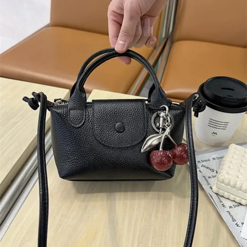 accessoire de charme cerise noire, pendentif cerise, porte-clés, pendentif à la mode pour sac d'entraîneur, sac à main pour femmes, sacs à bandoulière