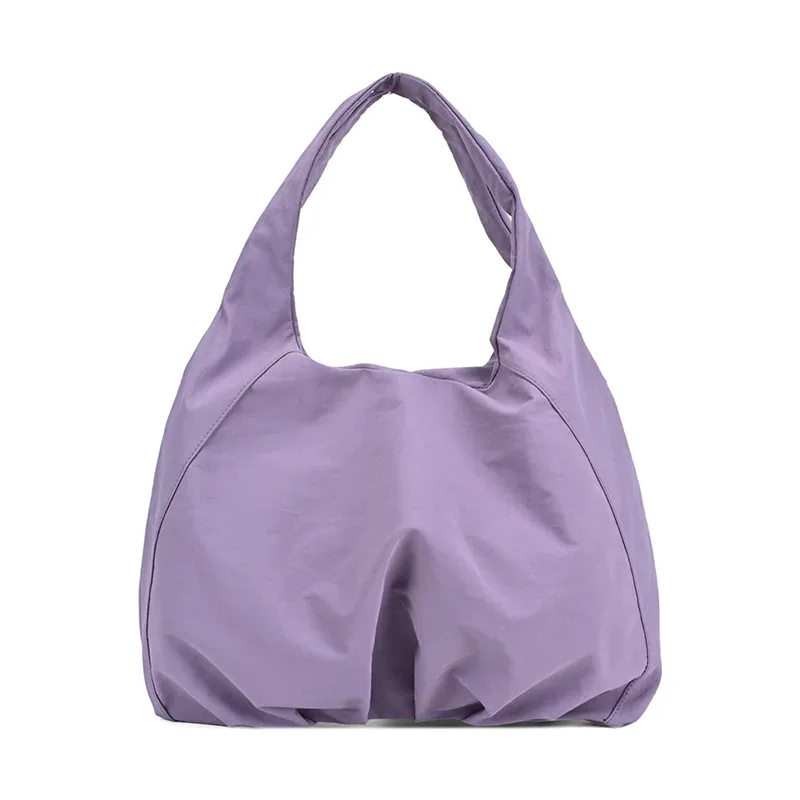 sac à bandoulière décontracté en nylon avec fermeture éclair et logo personnalisé, sac à main polyvalent pour les trajets quotidiens, pochette de rangement en polyester de couleur unie pour le shopping