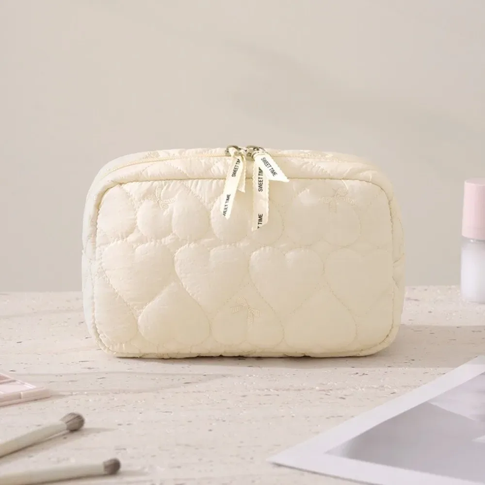pochette de maquillage matelassée tendance, légère, avec nœud en forme de cœur, grande capacité, sac de toilette de voyage pour femmes