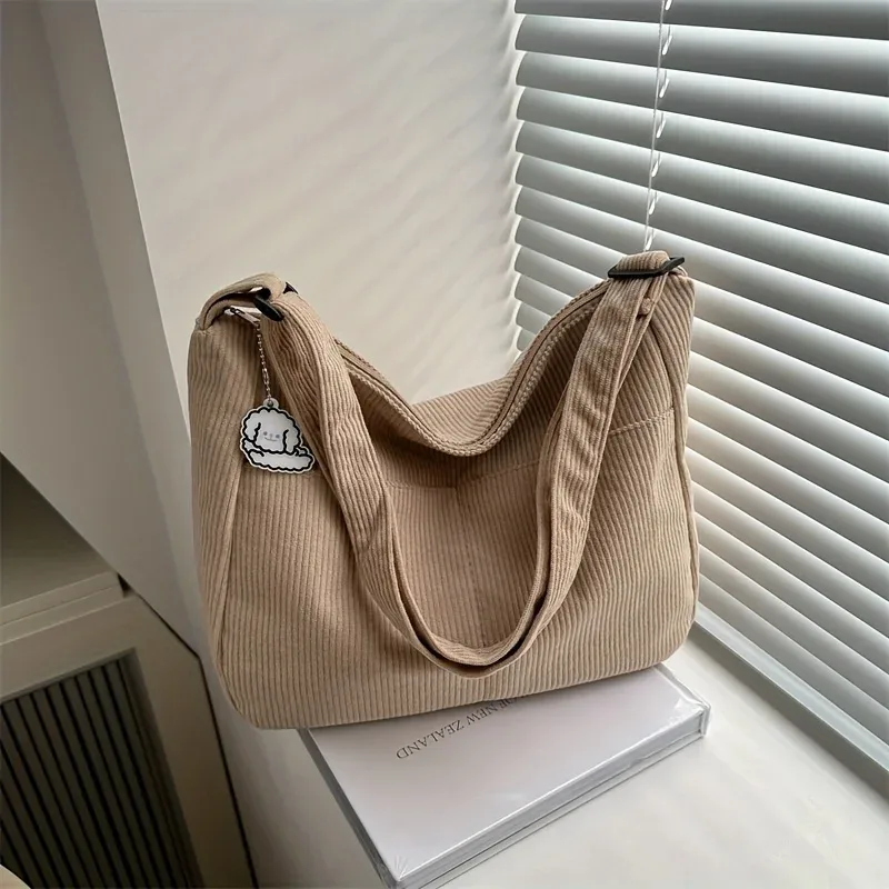 sac à bandoulière en velours côtelé pour femmes, fourre-tout décontracté rayé de grande capacité avec fermeture à glissière, joli patch de chapeau, parfait pour un usage quotidien