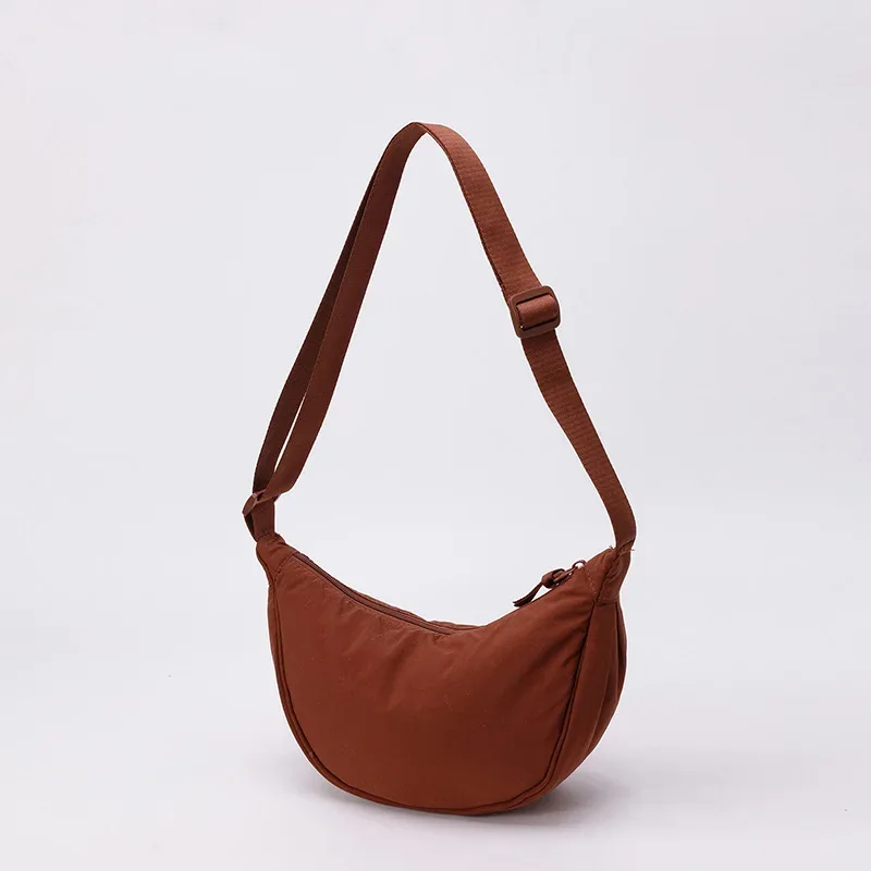 sac bandoulière polyvalent en nylon léger, durable et élégant, disponible en plus de 20 couleurs vibrantes pour un usage quotidien, les voyages et les sorties.