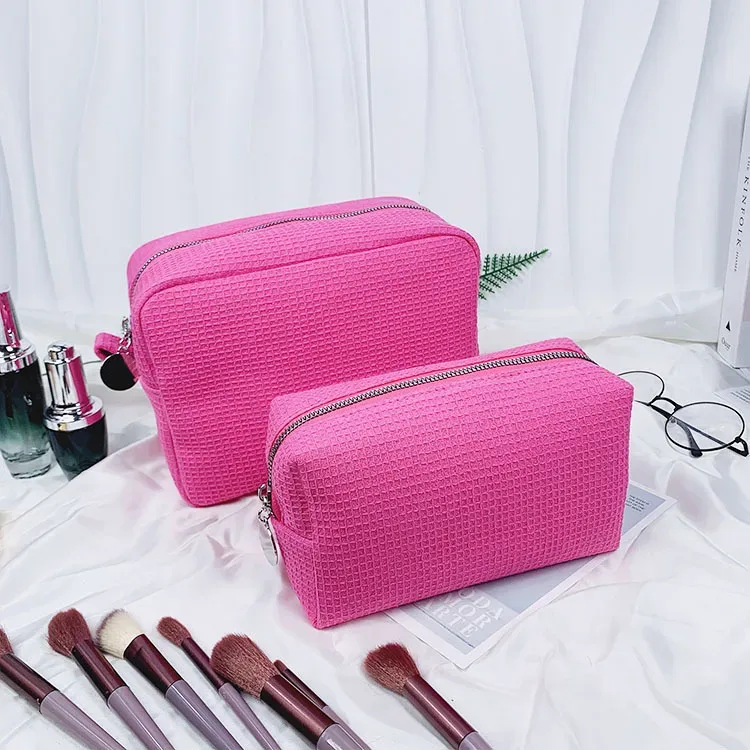 sac à cosmétiques gaufré avec nom brodé personnalisé, sac de rangement de voyage pour femmes, trousse de maquillage, cadeau d'anniversaire personnalisé pour dames, sac à main