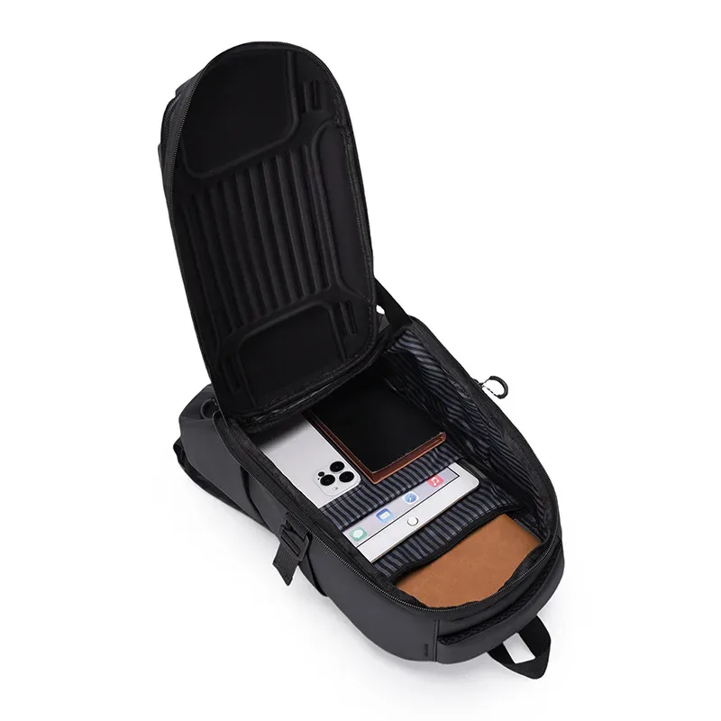 nouveau sac d'équitation de motard de sport en fiber de carbone sac à dos multifonctionnel étanche à coque rigide sac d'ordinateur portable d'étudiant décontracté en plein air pour hommes