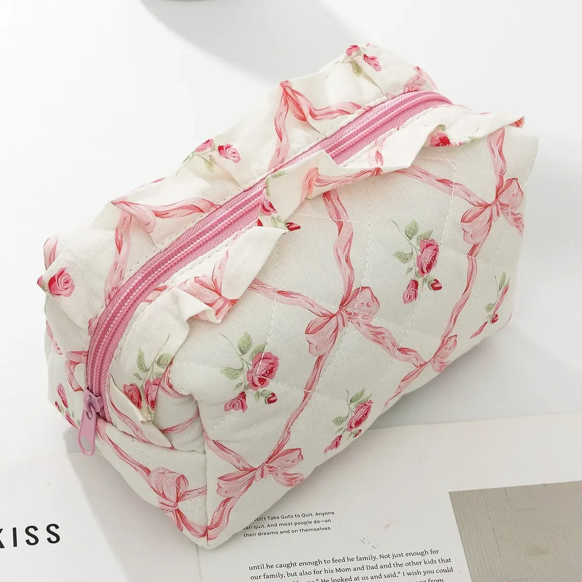 sac de maquillage imprimé floral avec nœud papillon à bord ébouriffé, sac à stylos matelassé de grande capacité, sac de rangement de cosmétiques pour femmes, sac de lavage de voyage, pochette
