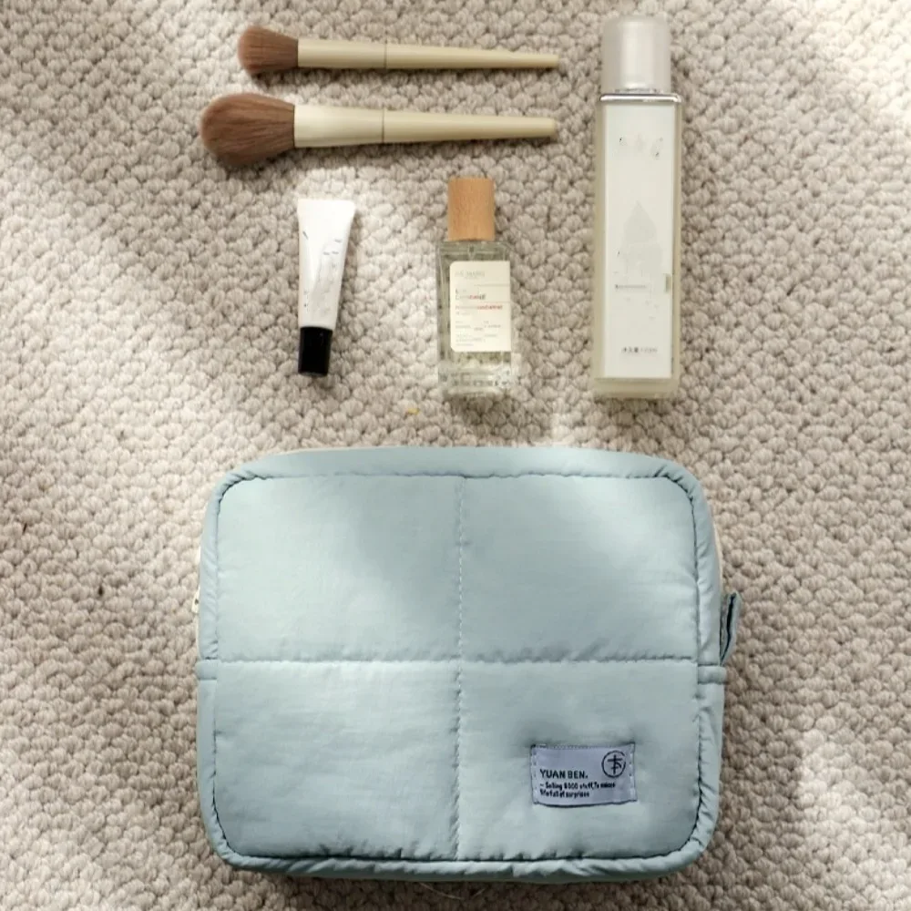 trousse de maquillage matelassée esthétique, pochette carrée bouffante pour cosmétiques, grande capacité, sac de rangement de soins de la peau de couleur unie pour femmes