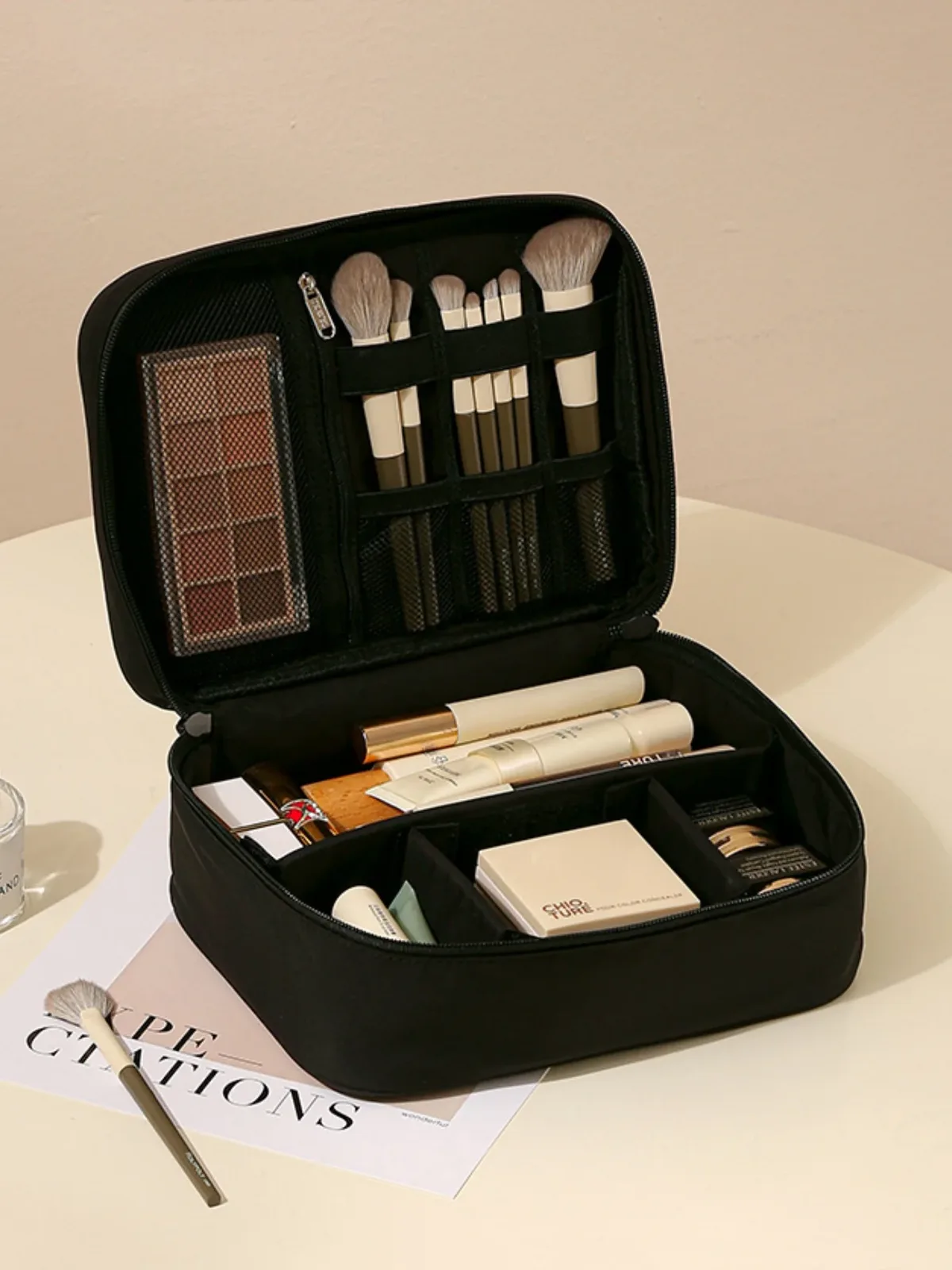 tissu oxford épais, modèle à une ou deux couches, unisexe, sac de toilette et de maquillage à la mode, idéal pour les voyages, les vacances, les déplacements professionnels et les sorties quotidiennes. sac de toilette et de maquillage pratique et multifonctionnel, conçu pour ranger et organiser les batteries externes, les câbles de données, les lotions, les produits de soins pour la peau, les pinceaux de maquillage, les brosses à dents, le dentifrice, etc. , trousse de maquillage de voyage étanche, indispensable pour ranger les pinceaux de maquillage et les outils de broderie