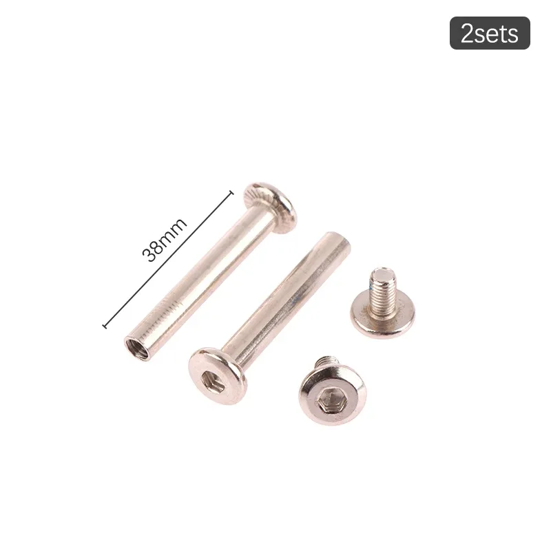 vis fixation roues métal argent visserie accessoires bagages remplacement usure travail manoeuvre montage objet voyage maintenance